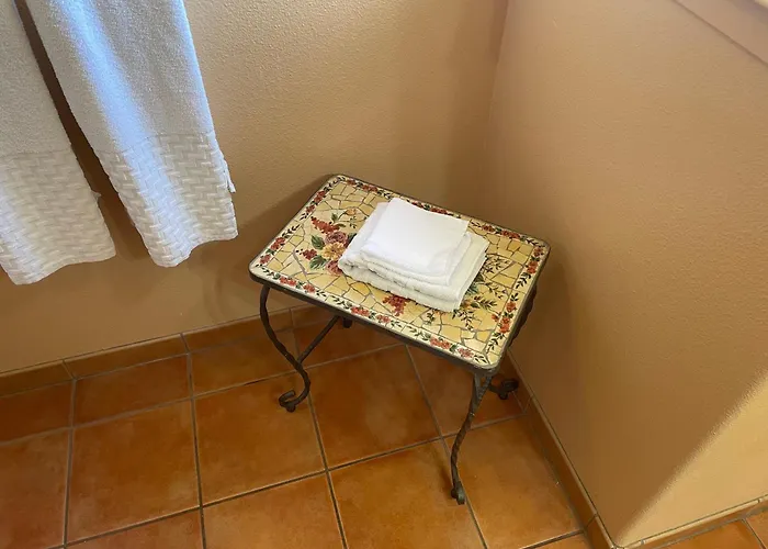 Watsonville City Center Hotels
